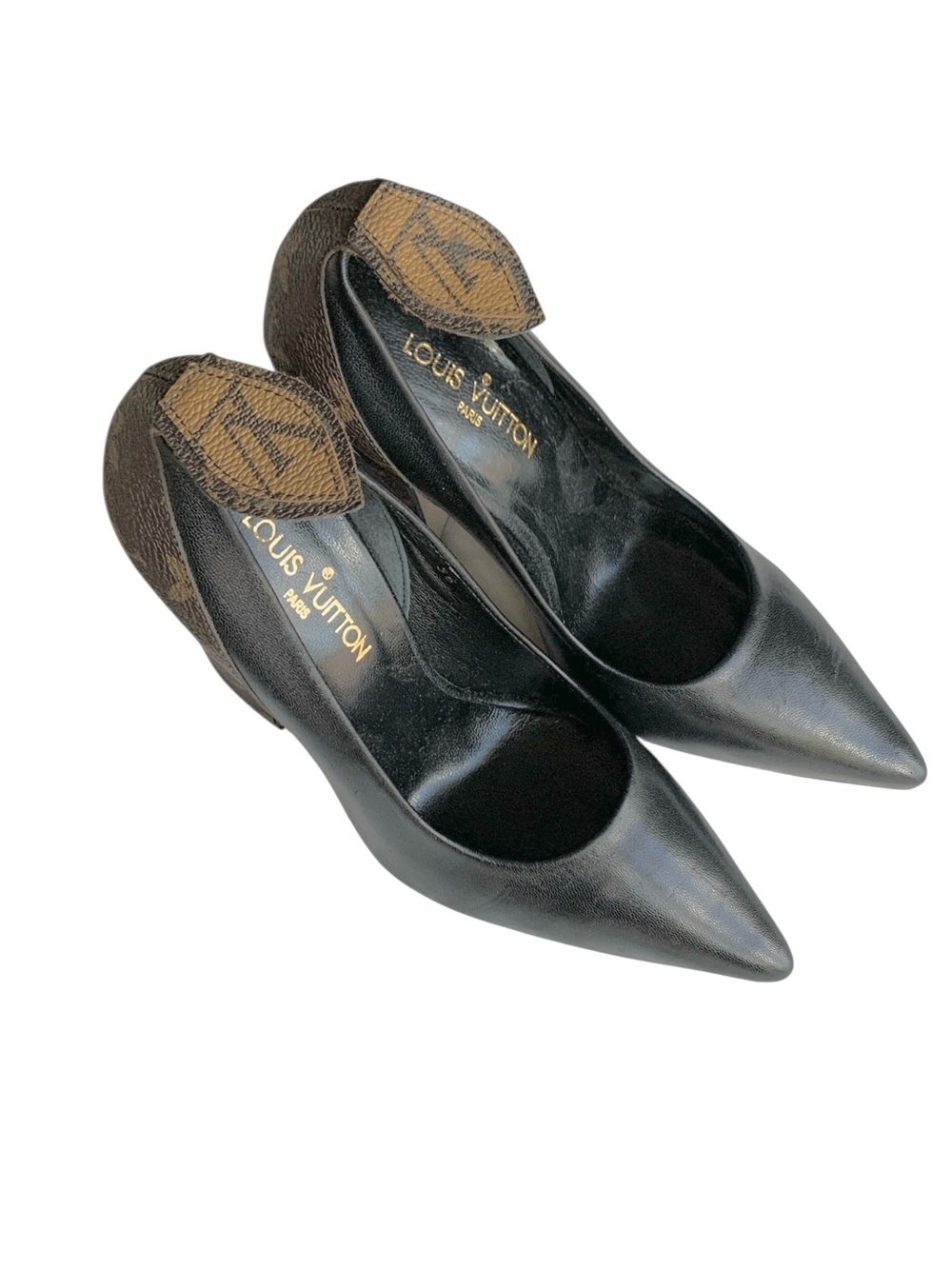 🆕 Style L V Black Leather Pointed Toe Pumps | Monogram Heel Detail 👠